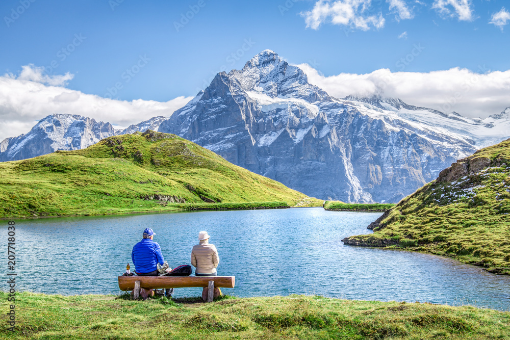 Wanderurlaub in den Schweizer Alpen am Bachalpsee, Berner Oberland, Schweiz Wanderurlaub in den Schweizer Alpen am Bachalpsee, Berner Oberland, Schweiz