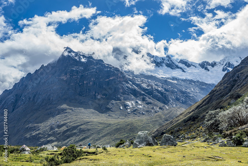 Huaraz Santa Cruz Treking in Peru Mountains © Peto