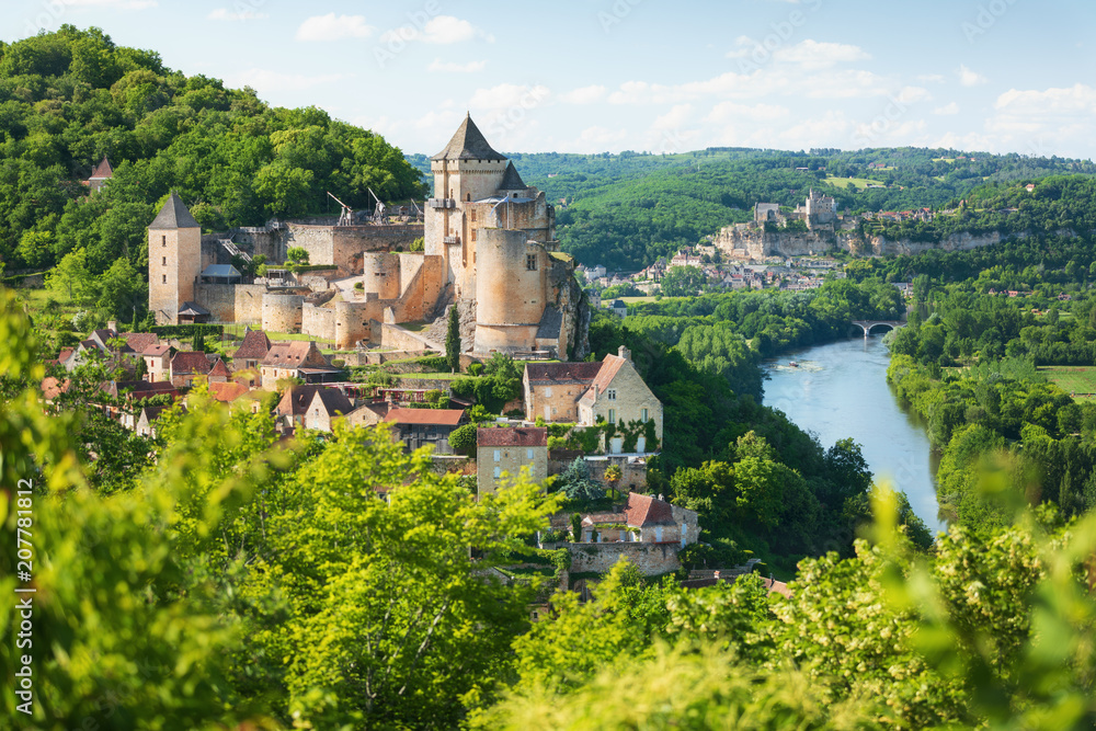 Village of Castelnaud-La-Chapelle in Dordogne department in France - obrazy, fototapety, plakaty 