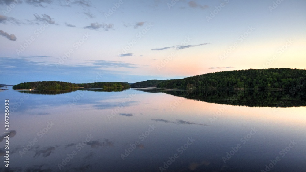 Naklejka premium Reflection