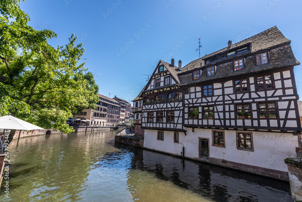 Obraz premium Traditional colorful houses in La Petite France, Strasbourg, Alsace, France