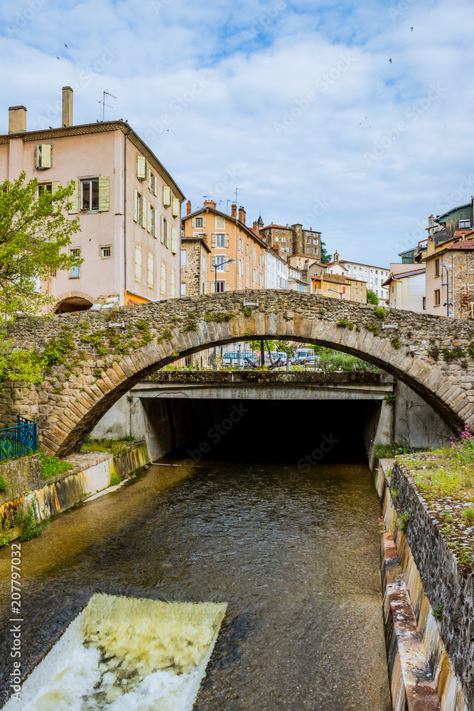 Le vieux pont Valgelas à Annonay