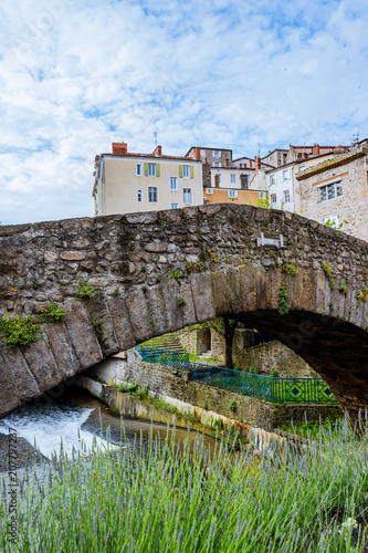 Le vieux pont Valgelas à Annonay photo