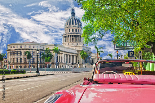 view of the capitol in the havana and classic cart © javier