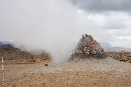 Fumarolen und Schlote im Geothermalgebiet Námaskarð – Hverir / Nord-Island