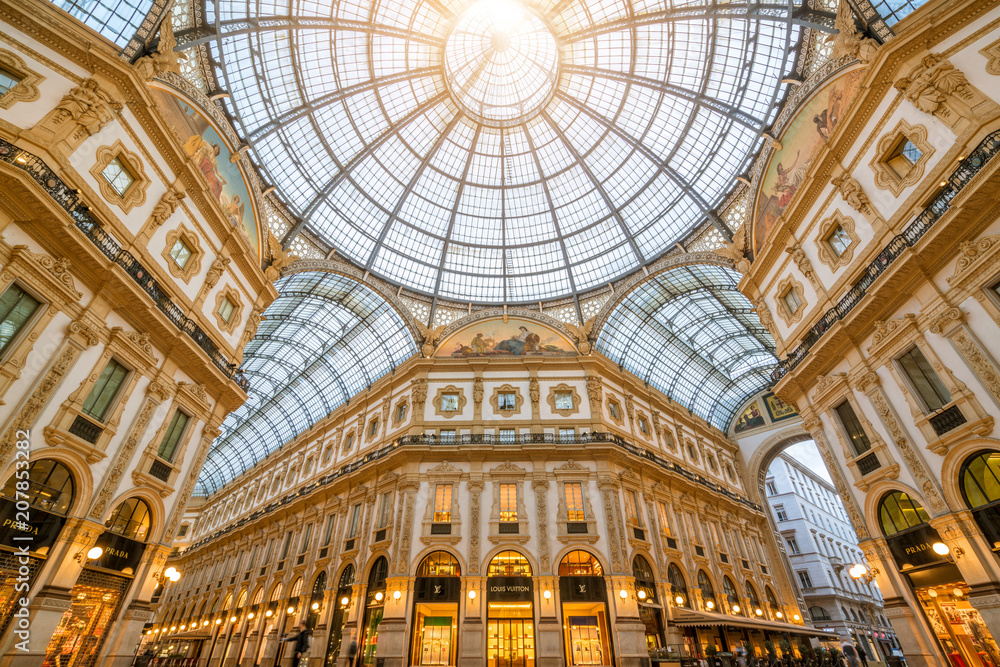 Obraz premium Galeria Vittorio Emanuele II w Mediolanie we Włoszech