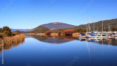 Fototapeta Naklejka Na Ścianę i Meble -  Tokaanu Bay at lake Taupo, North Island, New Zealand