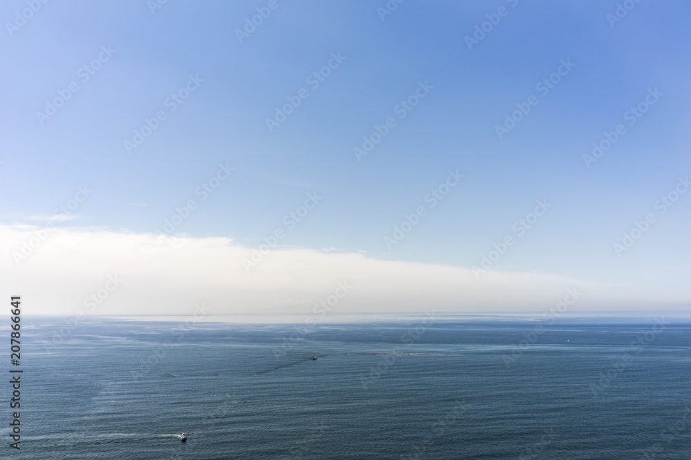 Obraz premium 快晴の日の相模湾の海原