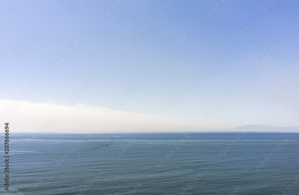 Obraz premium 快晴の日の相模湾の海原