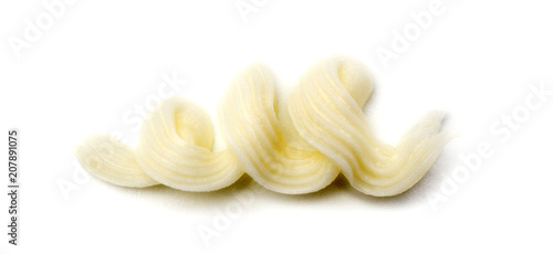 espiral de buttercream sobre fondo blanco photo