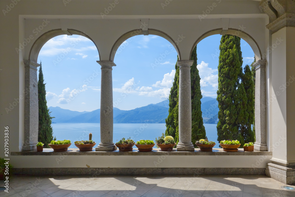Schöner Ausblick auf den Comer See aus der Terrasse der Villa Monastero