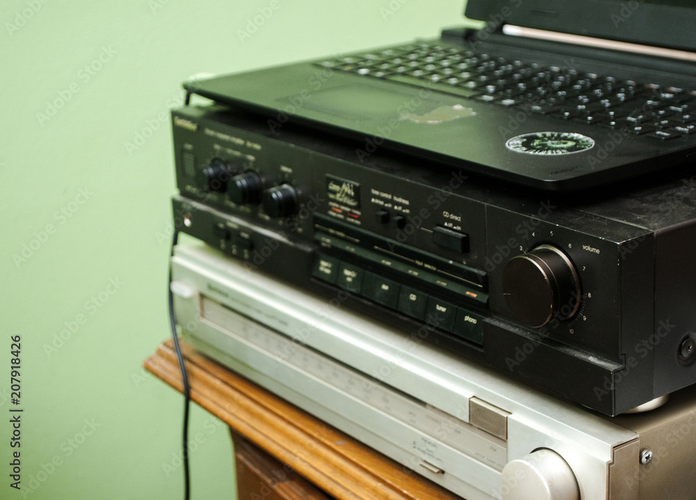 Obraz premium Czarny radioodtwarzacz