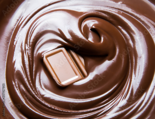 melt chocolate swirl and chocolate bar