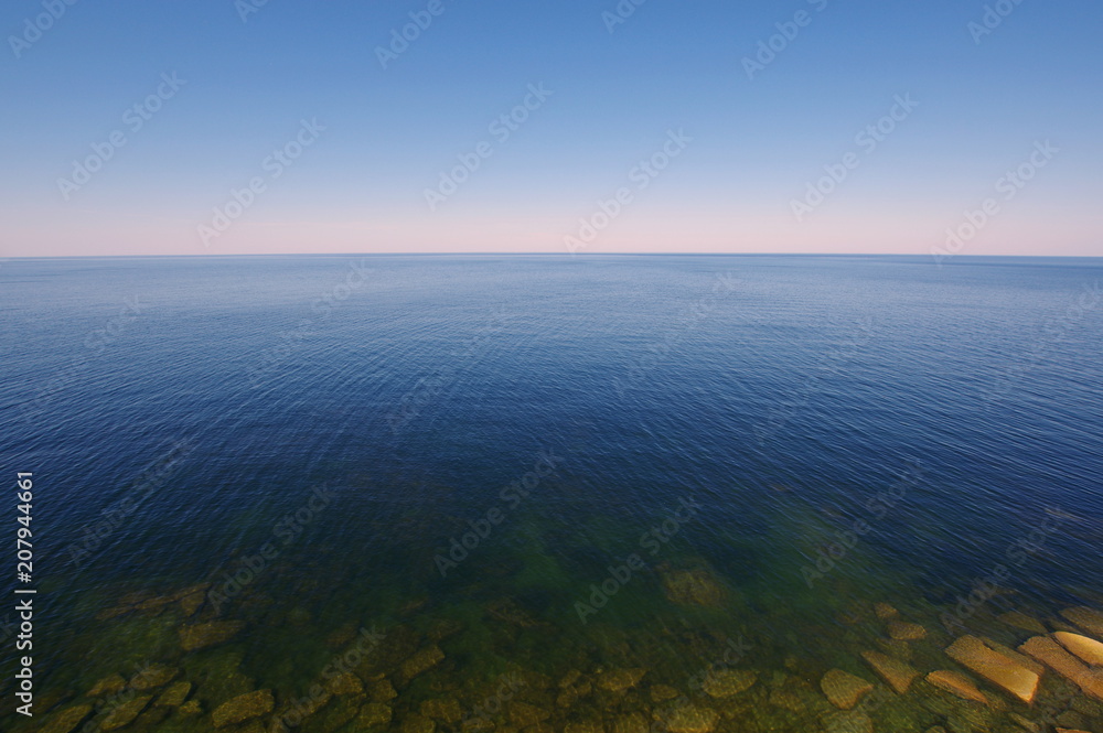 Piękny błękitny Bałtyk - morze aż po horyzont - obrazy, fototapety, plakaty 