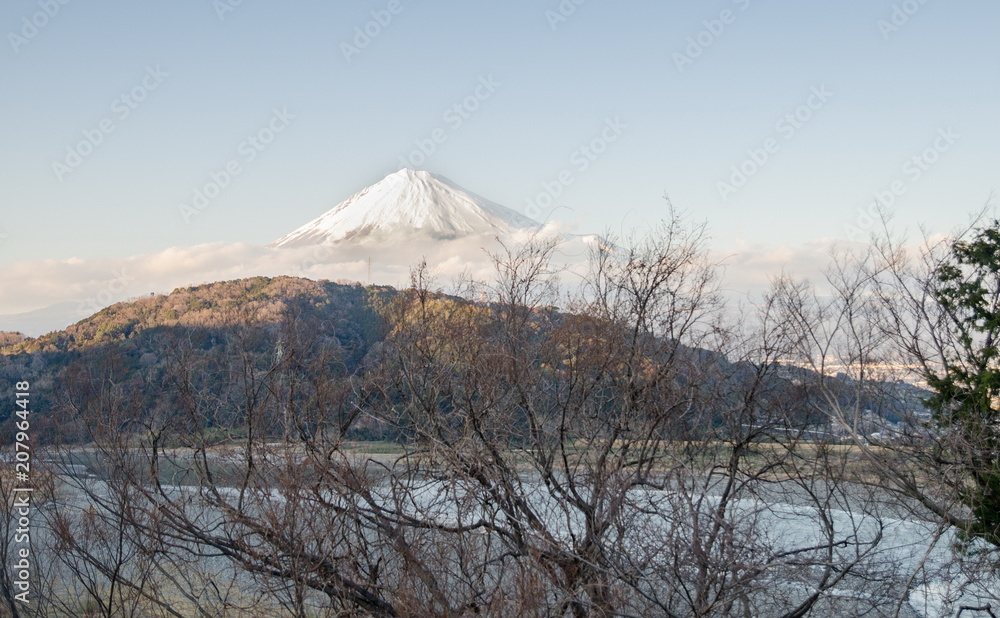 Fototapeta premium Halny Fuji przy zmierzchu czasem. Japonia