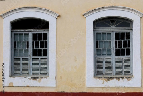 Janelas Madeira Vidros Quebrados