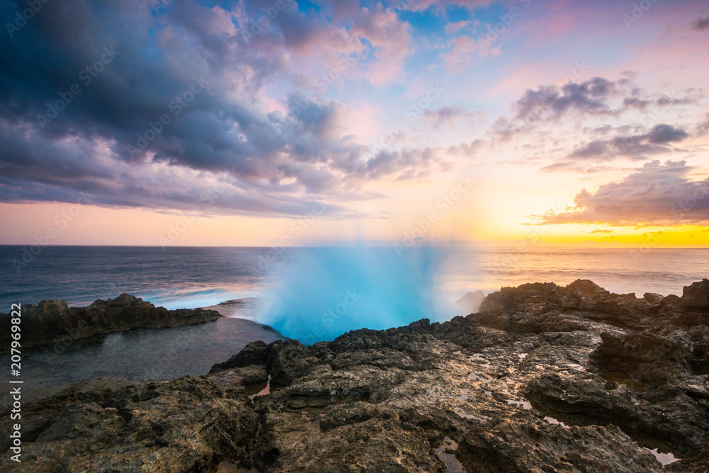 ocean landscape splashing