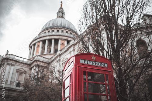 Cabina de teléfono Roja en Londres, Gran Bretaña