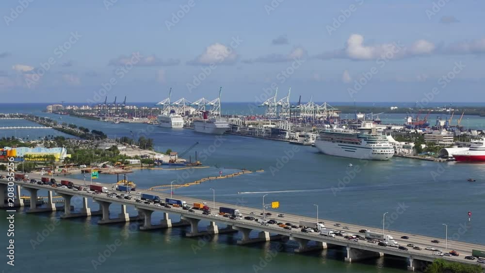 Elevated view over the Mac Arthur Causeway and the Port of Miami, the Cruise Capital of the World, Miami, Florida, USA Elevated view over the Mac Arthur Causeway and the Port of Miami, the Cruise Capital of the World, Miami, Florida, USA