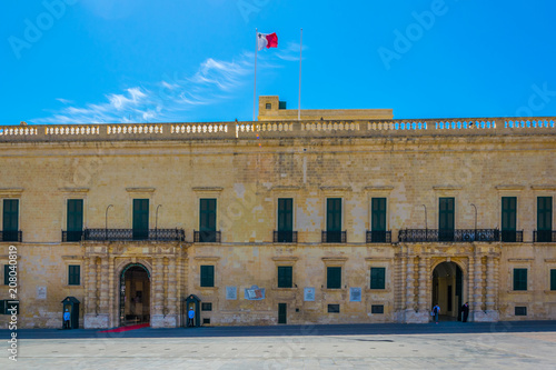 Fotografi View of Grandmaster palace in Valletta, Malta
