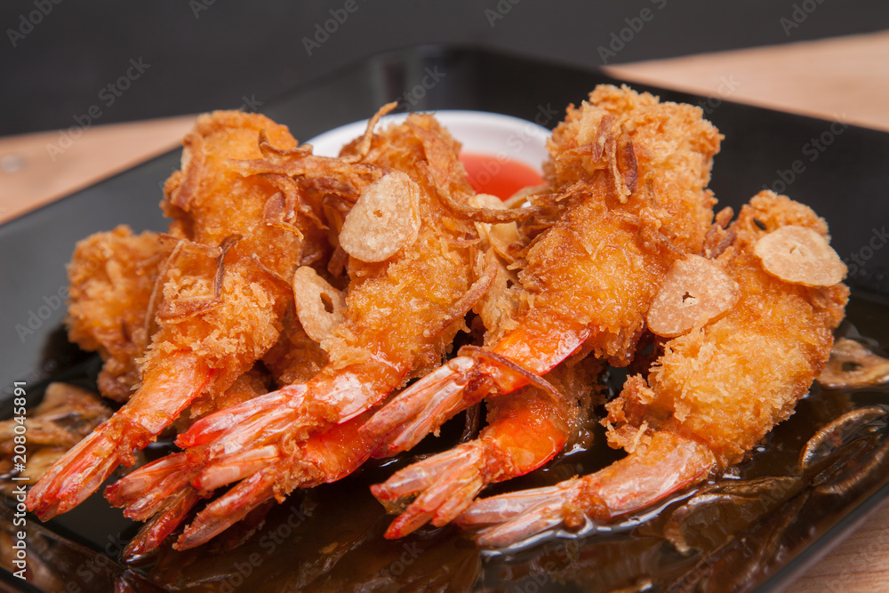 Fried shrimp and sauce - Thai food 