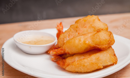 Fried shrimp and sauce, Thai style.