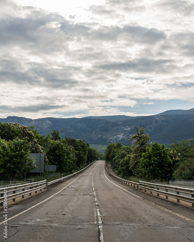 road to the blue mountains