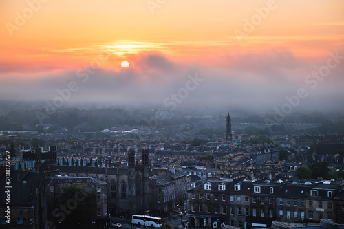 View the evening of Edinburgh on the sunset