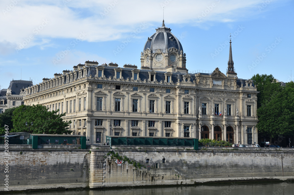 Tribunal de commerce à Paris, France