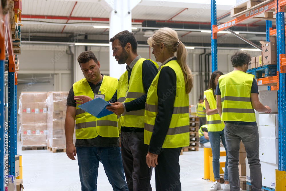 Warehouse managers doing Revision of inventory Warehouse managers doing Revision of inventory