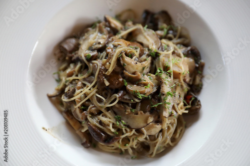 Spaghetti truffle cream sauce with mushroom