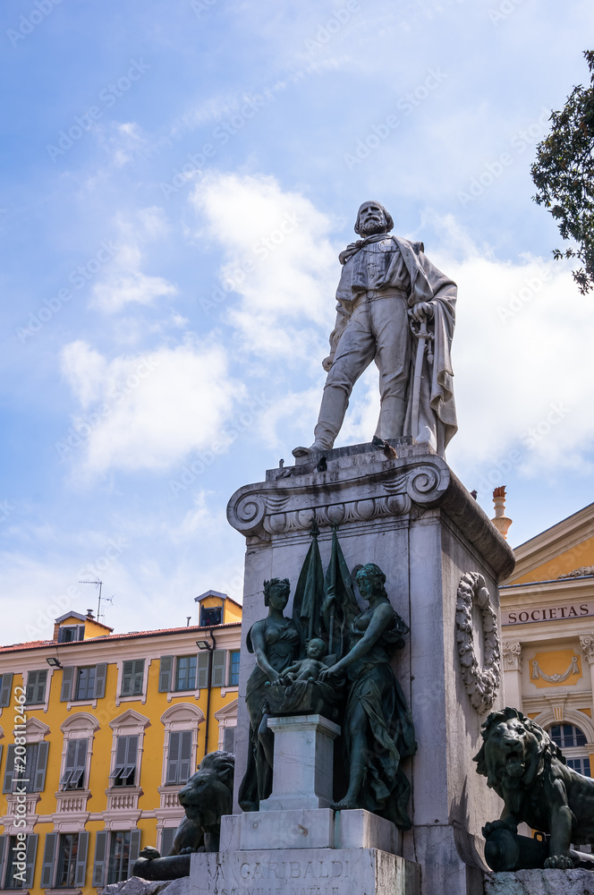 Fototapeta premium Giuseppe Garibaldi statue in 
