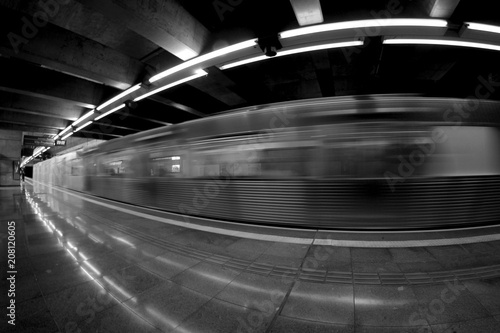 Station Subway // Estação Metrô