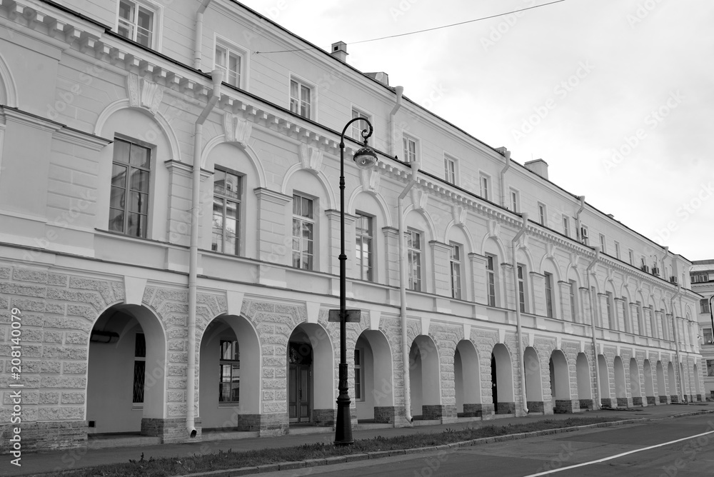 Building of the Novoberzhevy Gostiny Dvor.