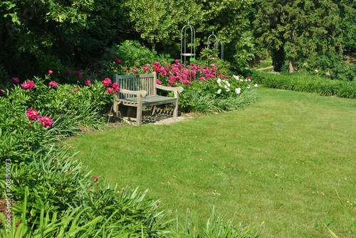 Fototapeta Naklejka Na Ścianę i Meble -  Relaks w ogrodzie