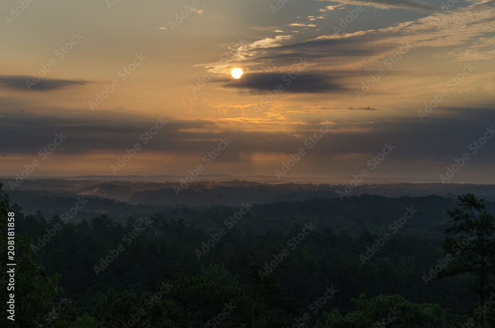Obraz premium Cloudy sunrise