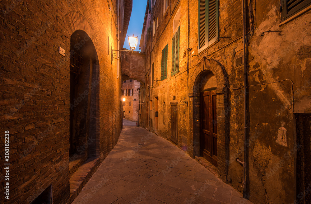 Siena's alley, Tuscany Italy