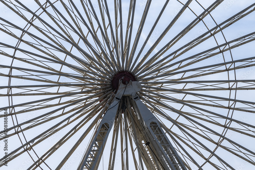 Riesenrad im Vergnügungspark