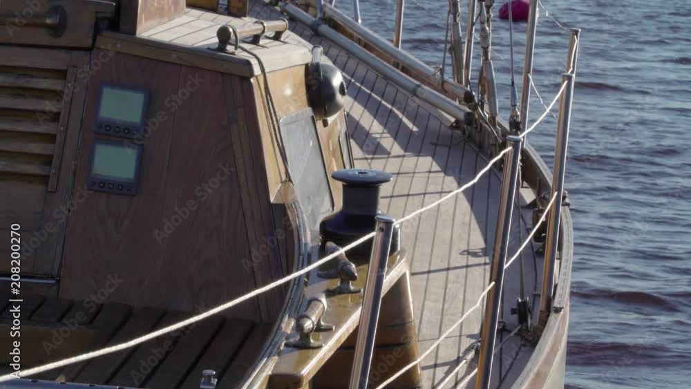 18120_A_brown_sailing_boat_on_the_port_in_Tallin_Estonia.mp4 18120_A_brown_sailing_boat_on_the_port_in_Tallin_Estonia.mp4