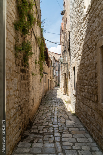 Fototapeta Alleyway Trogir, Chorwacja