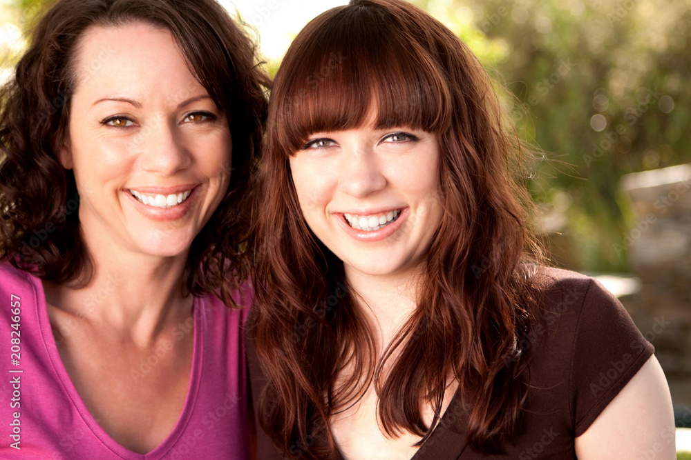 Obraz premium Mother and teenage daughter.