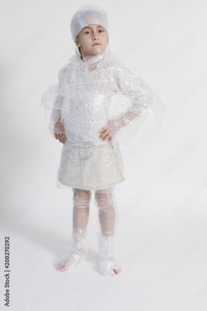 Fotografie Bubble wrap, little girl