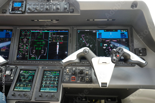 cockpit place copilote jet privé