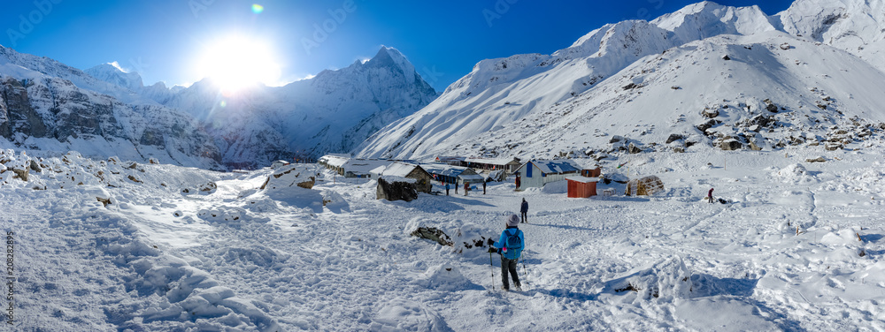 Φωτογραφία The road in the mountains of Annapurna range with tourist on the way, Nepal Himalayas