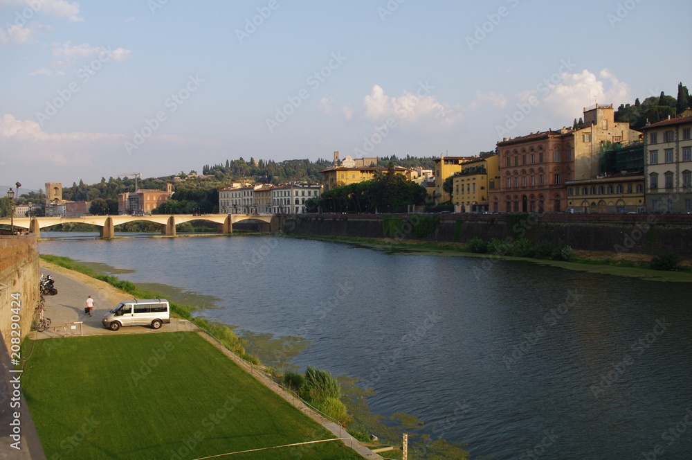 Firenze,Arno,fiume,acqua,veduta,turismo,panorama,estate