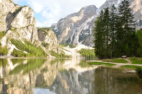 picture of lake Braies