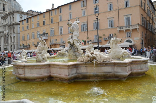 fountain navona roma bernini sculpture