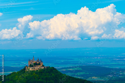 Gewitterwolken über Burg Hohenzollern