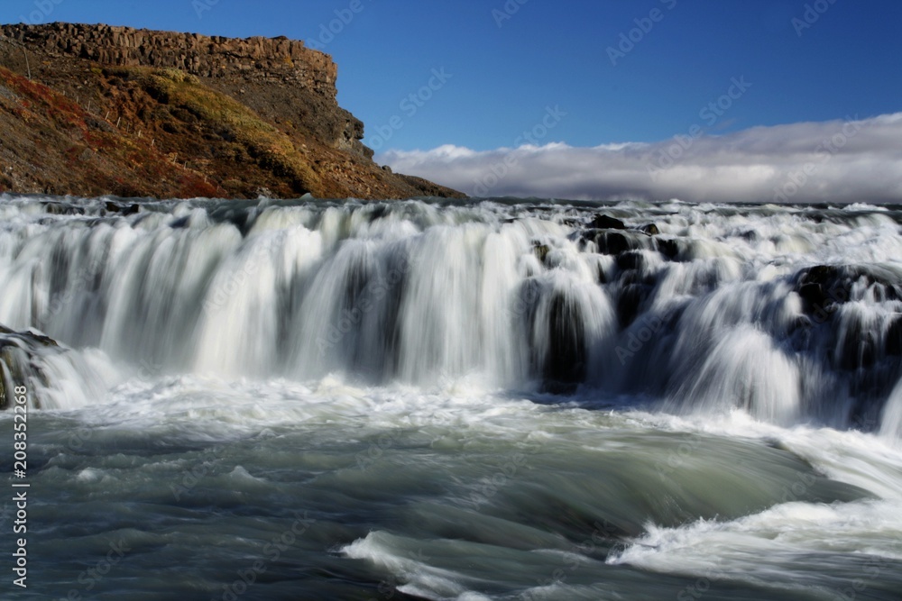 Fototapeta premium Wild water in an icelandic river.