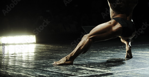 performance athlete bodybuilder legs to competition